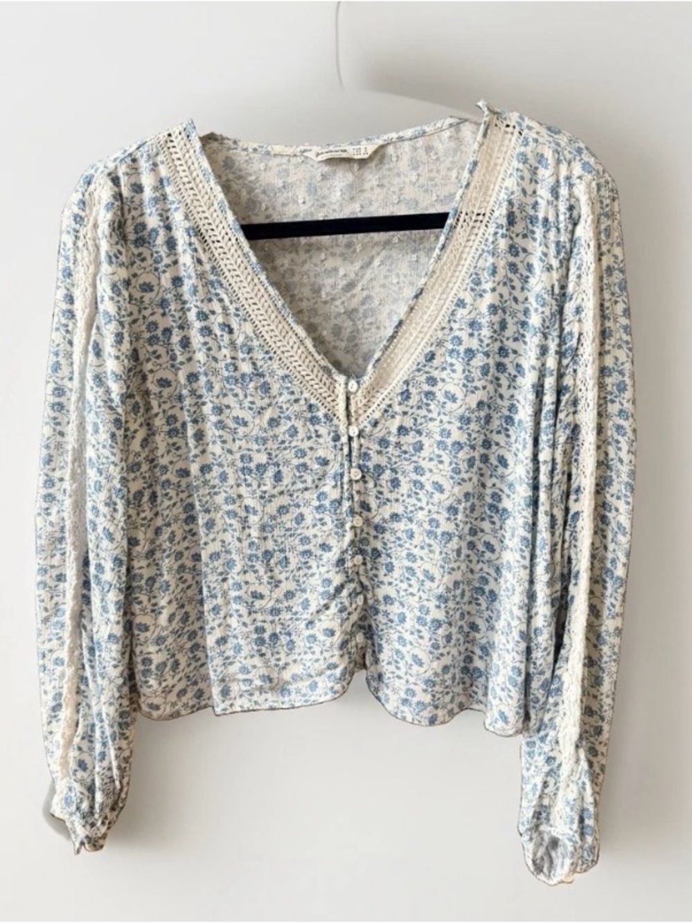 Stradivarious cropped floral blouse size medium